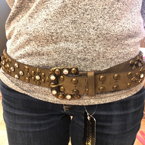 Leatherock Studded Belt - Picture 3 of 7
